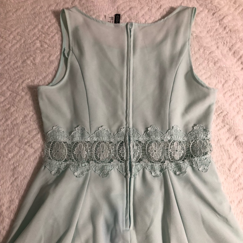 Dress - Picture 3 of 3